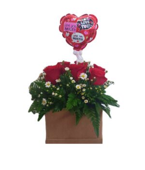 Chocolatera con 6 rosas rojas, chocolates y globo