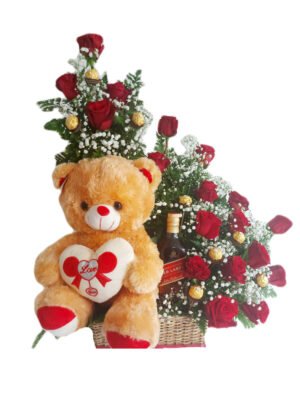 Arreglo de 18 rosas rojas, peluche, botella Red Label y chocolates