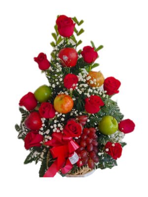 Arreglo de 12 rosas rojas con manzanas y uvas