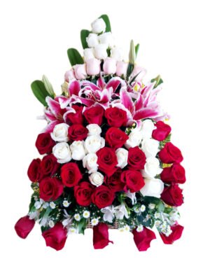 Arreglo de 60 flores variadas en canasta