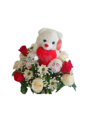 Arreglo de 12 rosas varias con peluche y chocolates