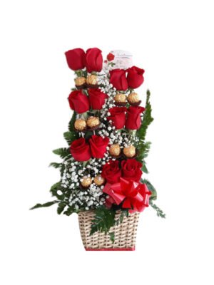 Arreglo de 12 rosas con chocolates