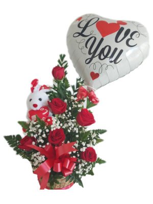 Arreglo de 6 rosas rojas con peluche y globo