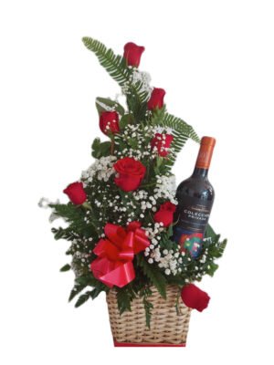 Arreglo de 12 rosas rojas con botella de vino